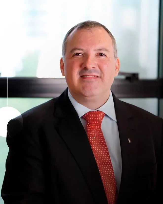 Dr. Giorgio Bez Batti, cirurgião plástico